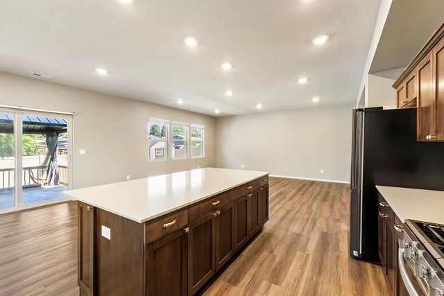 5912 W Jamestown Ln, Spokane, WA 99208