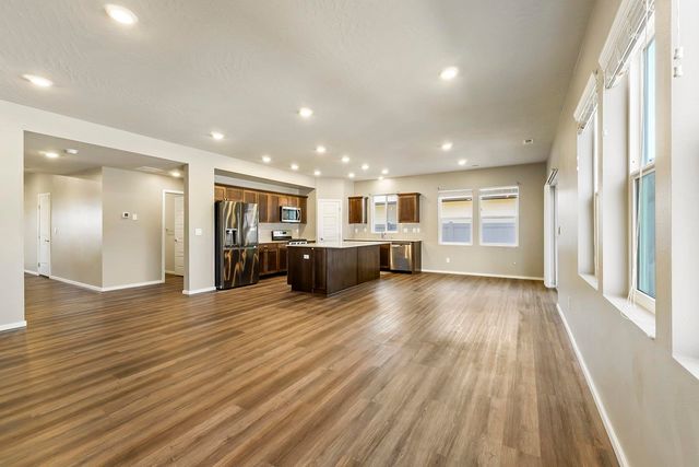 5912 W Jamestown Ln, Spokane, WA 99208