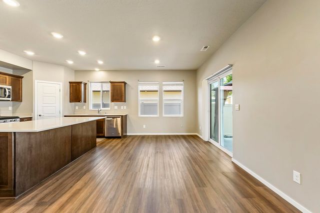 5912 W Jamestown Ln, Spokane, WA 99208