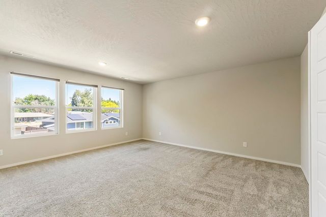 5912 W Jamestown Ln, Spokane, WA 99208