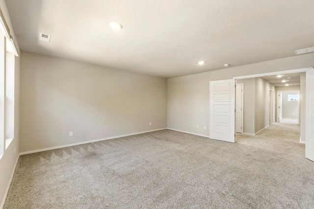 5912 W Jamestown Ln, Spokane, WA 99208