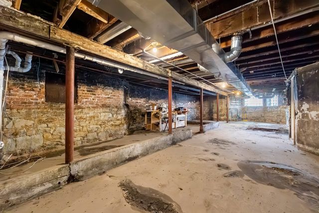 6504 S Maryland Avenue, Chicago, IL 60637