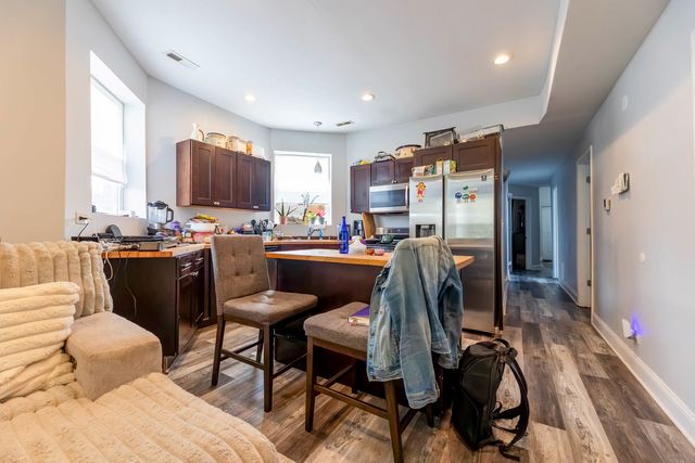 6504 S Maryland Avenue, Chicago, IL 60637