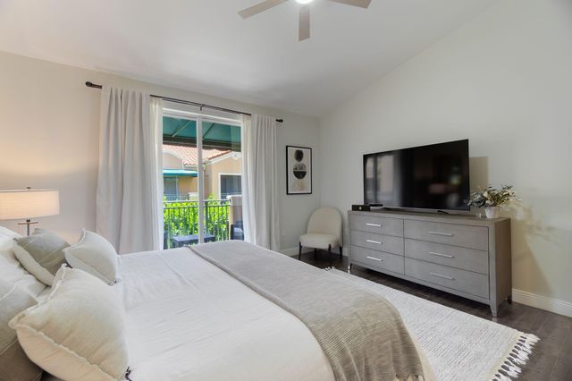 11785 St Andrews Place Apt 106, Wellington, FL 33414
