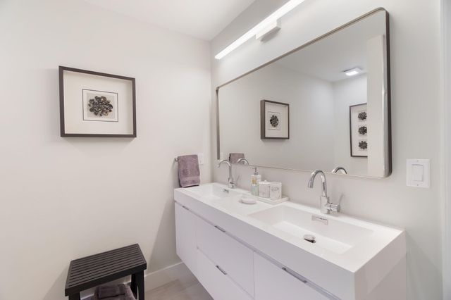 11785 St Andrews Place Apt 106, Wellington, FL 33414