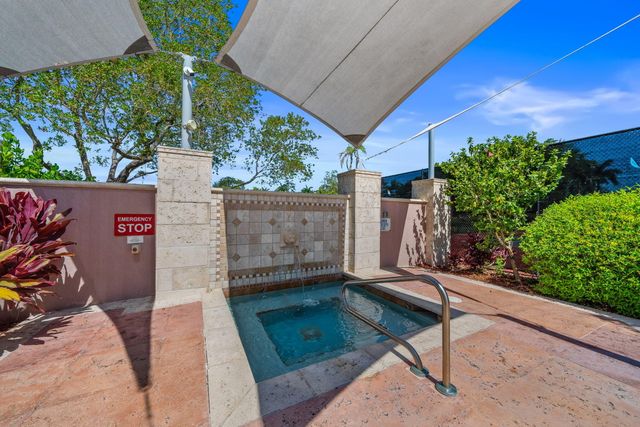 11785 St Andrews Place Apt 106, Wellington, FL 33414