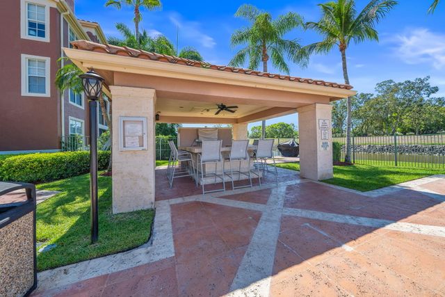 11785 St Andrews Place Apt 106, Wellington, FL 33414