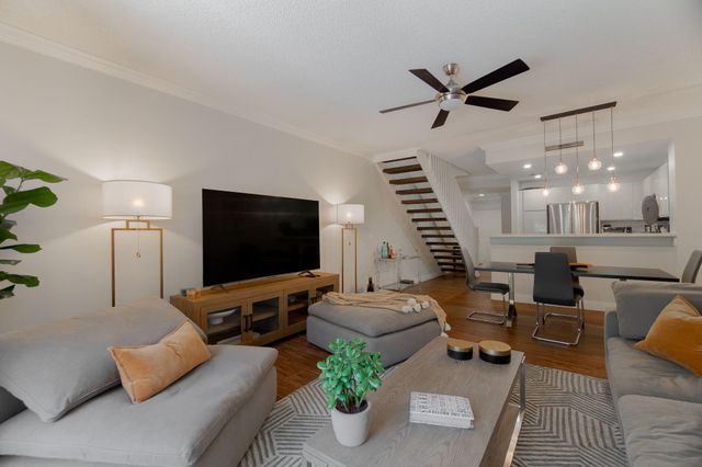 11785 St Andrews Place Apt 106, Wellington, FL 33414