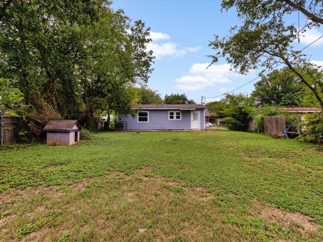 6271 Ava Court Drive, Fort Worth, TX 76112