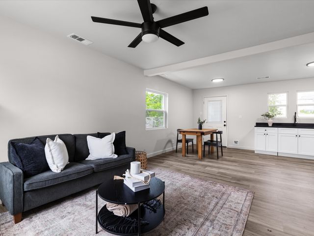 6271 Ava Court Drive, Fort Worth, TX 76112