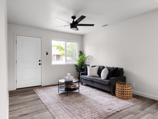 6271 Ava Court Drive, Fort Worth, TX 76112