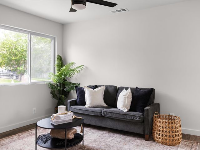 6271 Ava Court Drive, Fort Worth, TX 76112