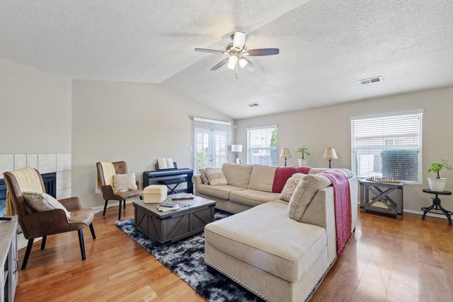 9205 Halyard Road NW, Albuquerque, NM 87121
