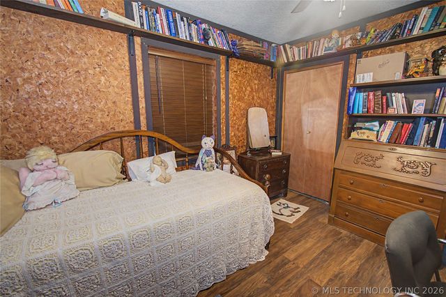30266 S Hickory Lane, Cookson, OK 74427