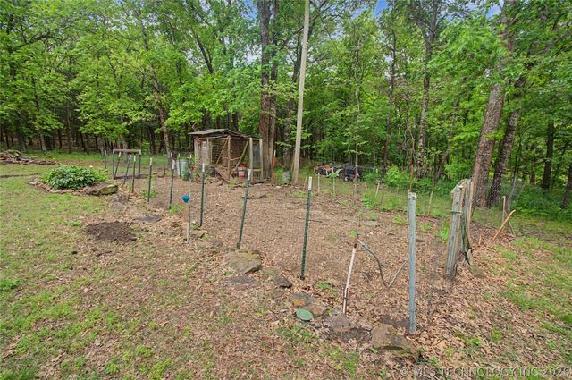 30266 S Hickory Lane, Cookson, OK 74427