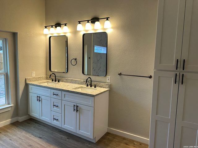 1228 E San Marcos St, Pearsall, TX 78061