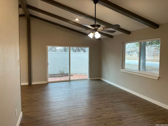 1228 E San Marcos St, Pearsall, TX 78061