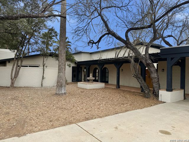 1228 E San Marcos St, Pearsall, TX 78061