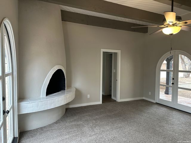 1228 E San Marcos St, Pearsall, TX 78061