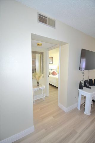 952 VIRGINIA STREET 209, Dunedin, FL 34698