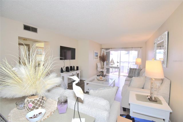 952 VIRGINIA STREET 209, Dunedin, FL 34698