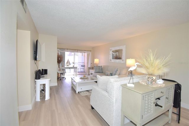 952 VIRGINIA STREET 209, Dunedin, FL 34698