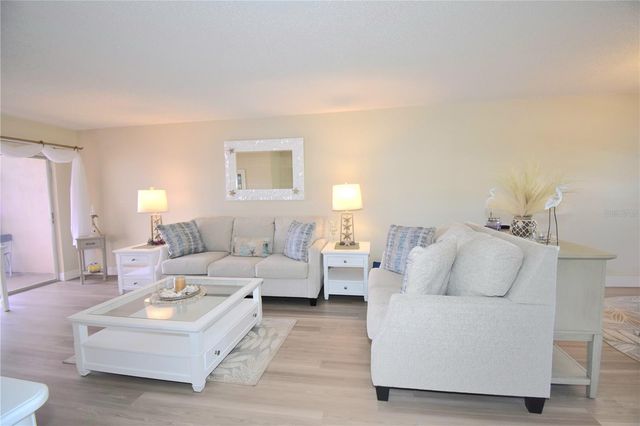 952 VIRGINIA STREET 209, Dunedin, FL 34698