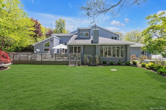 4 Wood Path Drive, Northport, NY 11768
