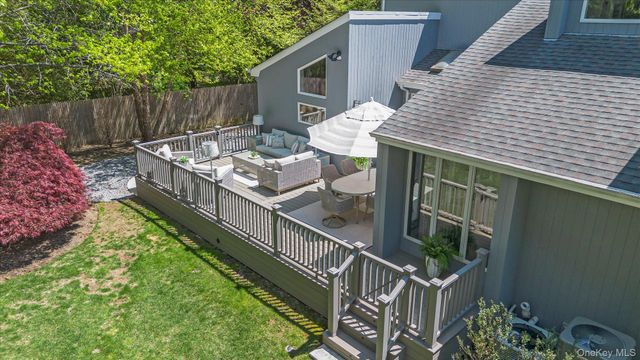 4 Wood Path Drive, Northport, NY 11768
