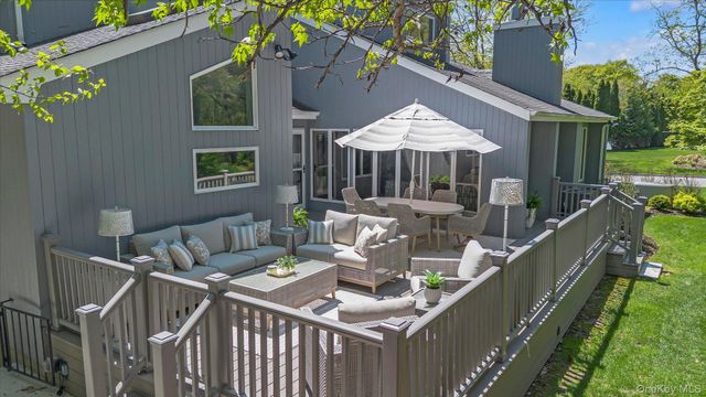 4 Wood Path Drive, Northport, NY 11768