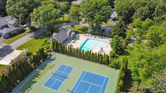 4 Wood Path Drive, Northport, NY 11768