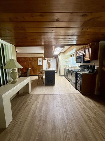 1040 Berwick Trl, Madison, TN 37115
