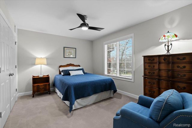 5828 Wyndam Lane, Hamburg Township, MI 48116