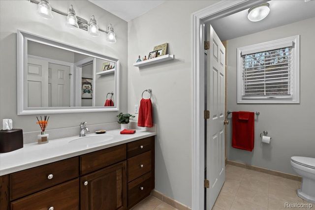 5828 Wyndam Lane, Hamburg Township, MI 48116