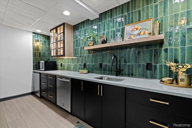 5828 Wyndam Lane, Hamburg Township, MI 48116