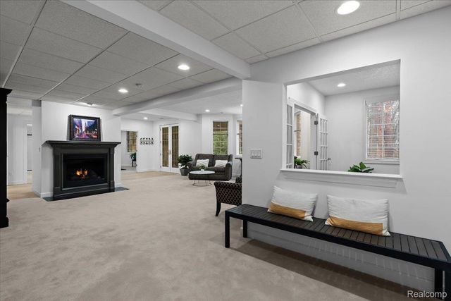 5828 Wyndam Lane, Hamburg Township, MI 48116