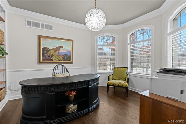 5828 Wyndam Lane, Hamburg Township, MI 48116