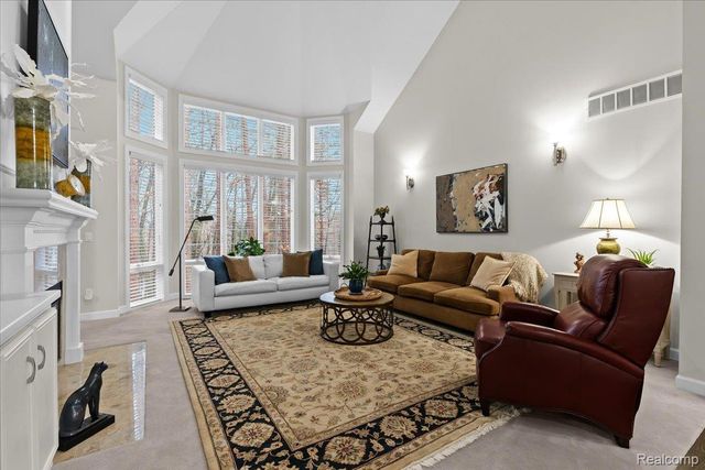 5828 Wyndam Lane, Hamburg Township, MI 48116