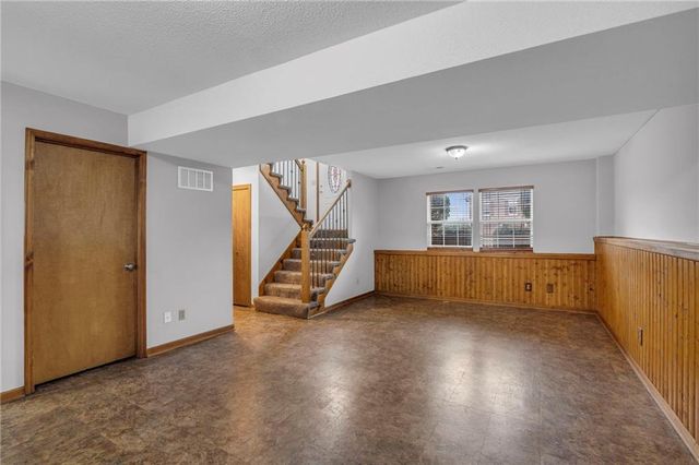 22005 Gracie Drive, Peculiar, MO 64078