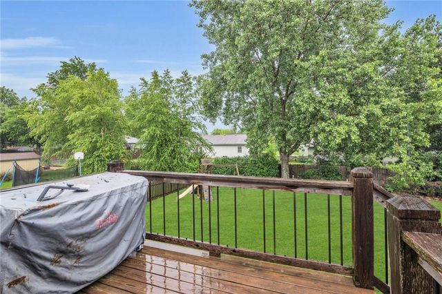 22005 Gracie Drive, Peculiar, MO 64078