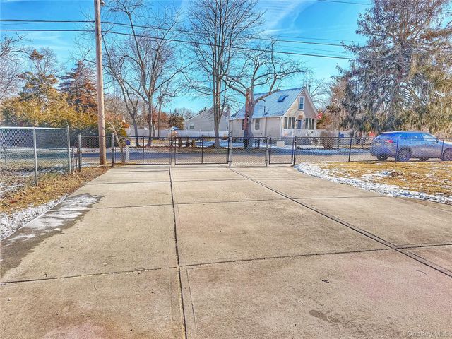 20 Bogota Road, Mastic Beach, NY 11951