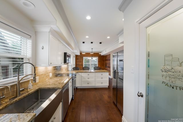 402 Elmhurst, San Antonio, TX 78209