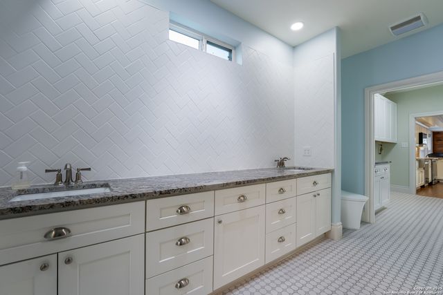 402 Elmhurst, San Antonio, TX 78209