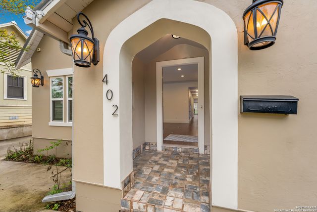 402 Elmhurst, San Antonio, TX 78209