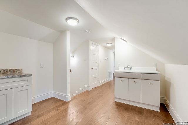 402 Elmhurst, San Antonio, TX 78209