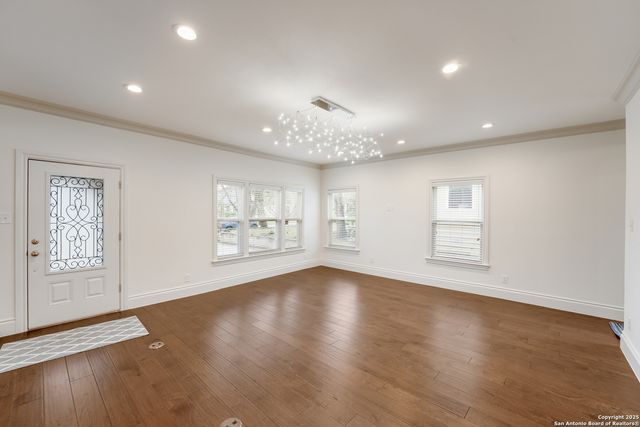 402 Elmhurst, San Antonio, TX 78209