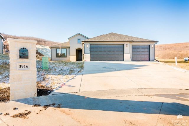 3916 Travers Circle, Manhattan, KS 66503