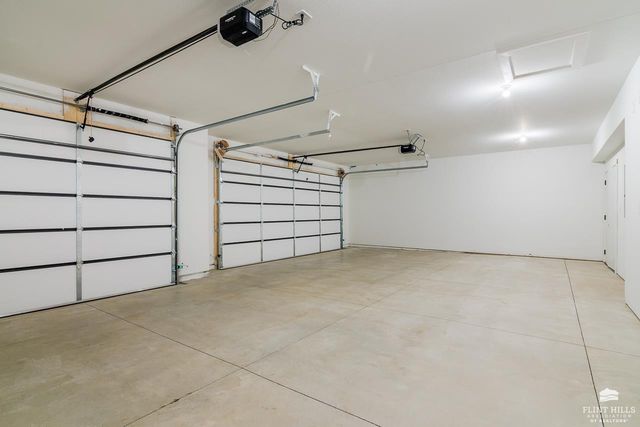 3916 Travers Circle, Manhattan, KS 66503