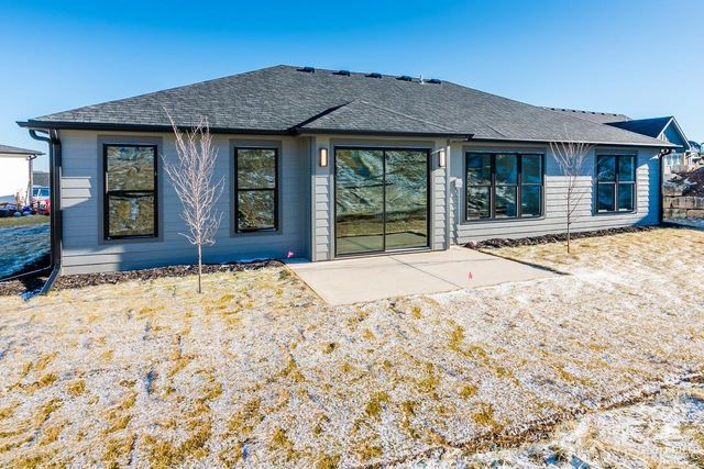 3916 Travers Circle, Manhattan, KS 66503