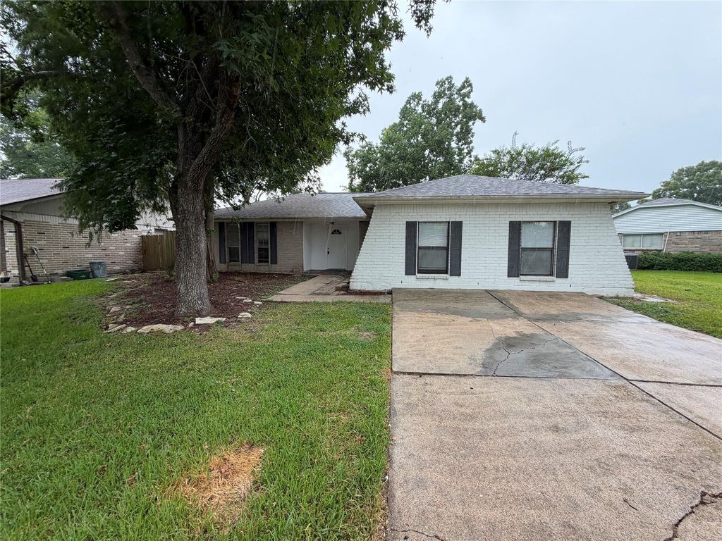 16414 Paint Rock Road, Friendswood, TX 77546